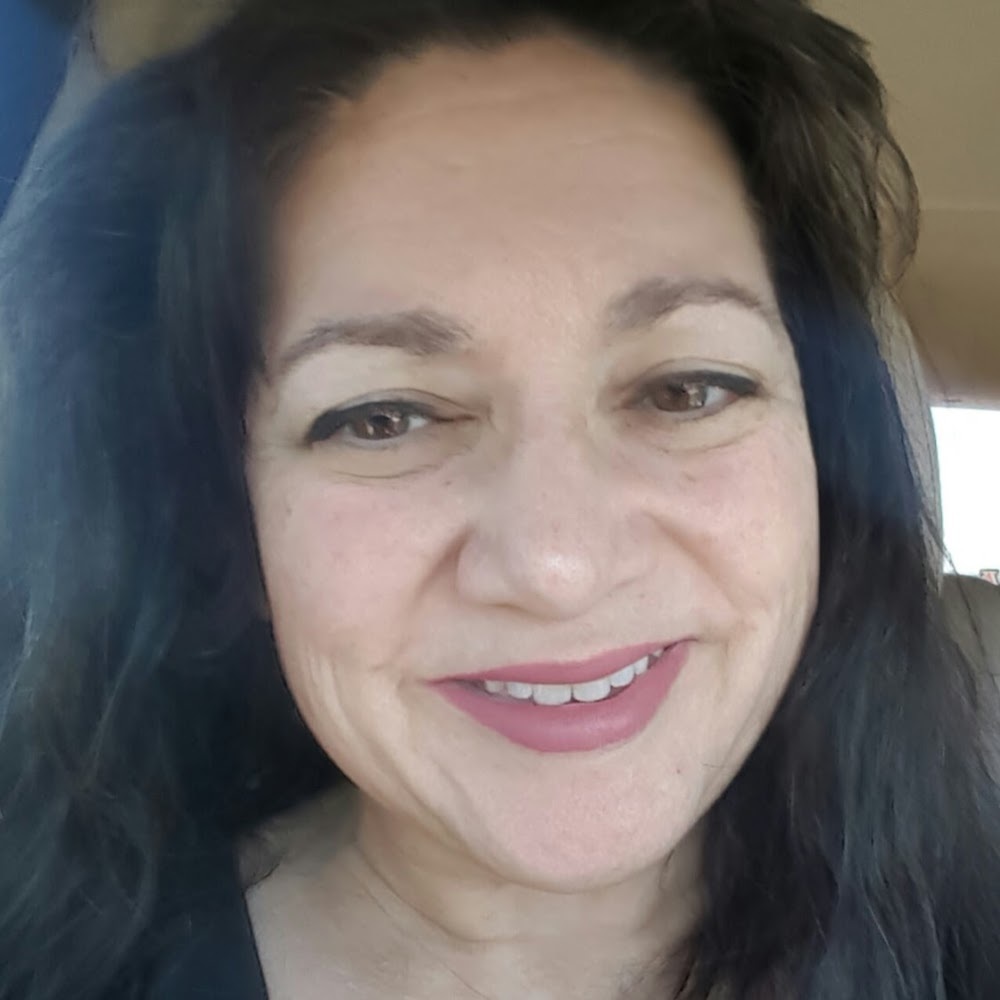 Meet your Posher, Laurie